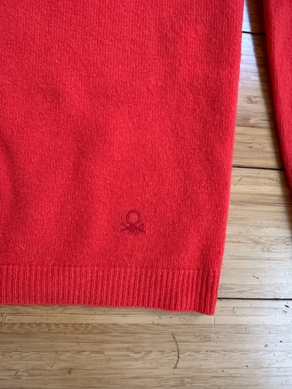 Benetton 100% Wool Coral Red Sweater Size S Classic Crewneck Knit